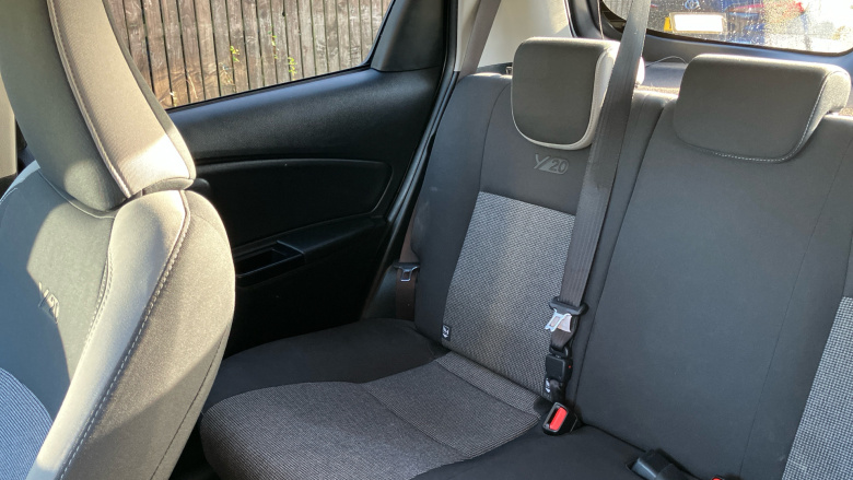 Toyota Yaris 1.5 Hybrid Y20 5dr CVT [Bi-tone] Hybrid Hatchback